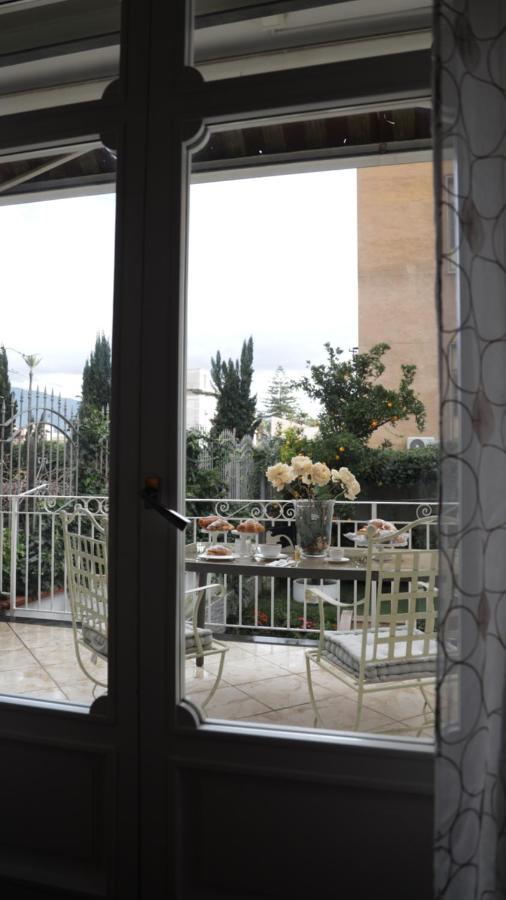 Pompeii Ruins De Charme B&B Bagian luar foto
